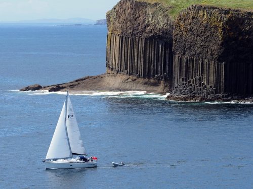 hexagonal basalt columns 