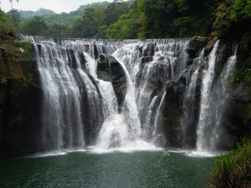 12-Most-Beautiful-Waterfalls-in-the-World-in-Pictures