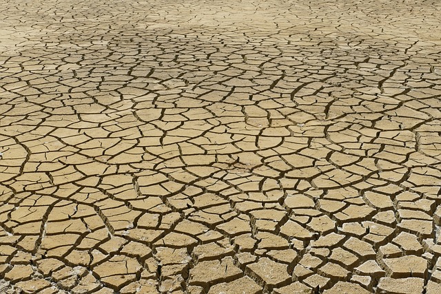 climate-change-barren-dry-land