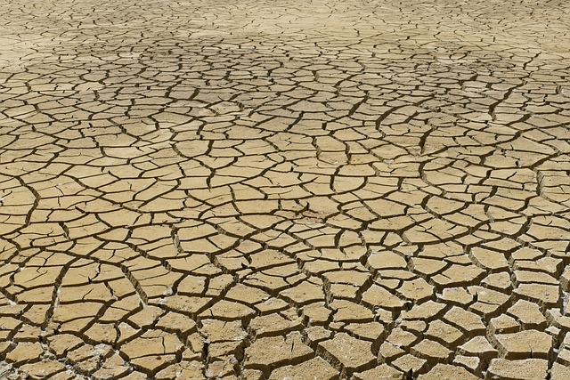climate-change-barren-dry-land