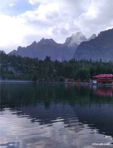 Shangrila-Lake- skardu-gilgit-baltistan-Pakistan.